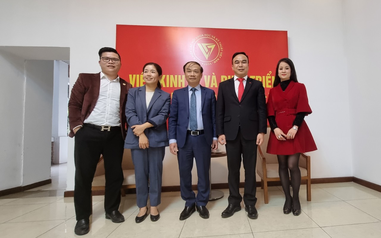  Lãnh đạo Ban Dân vận Trung Ương đến thăm và chúc Tết Viện Kinh tế và Phát triển